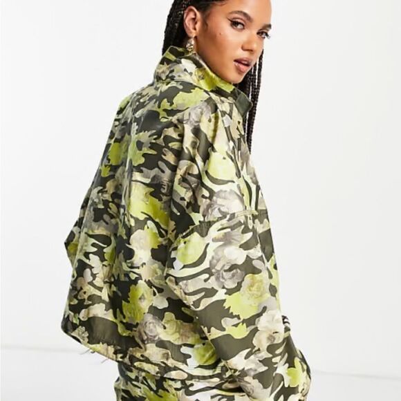 Nike Women's Green Camouflage Utility Jacket Size XS - Picture 3 of 12